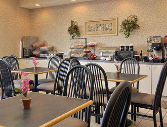 Ramada Fairview Heights Hotel Restaurante foto