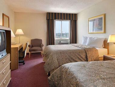 Ramada Fairview Heights Hotel Quarto foto