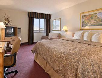Ramada Fairview Heights Hotel Quarto foto